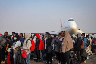 First Batch Of Nigerians Arrive From Ukraine