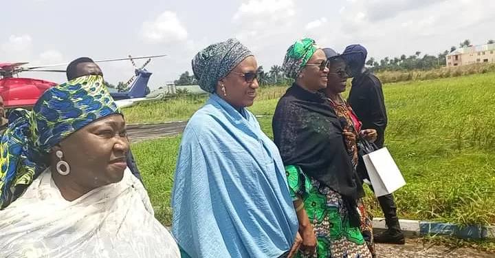APC Presidential Candidate’s Wife, Oluremi Tinubu In Bayelsa, Donates N50m To Flood Victims