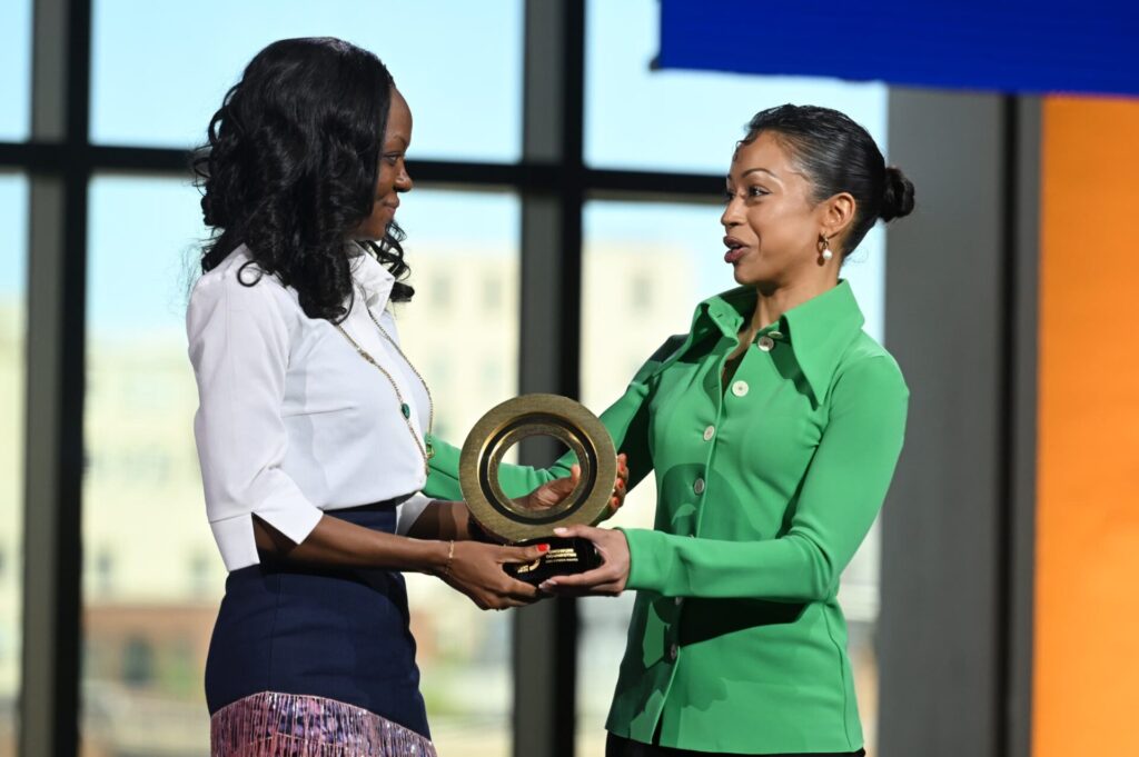 Omowumi Ogunrotimi honour by the Prestigious Global Citizens award - Olorisupergalmedia 6