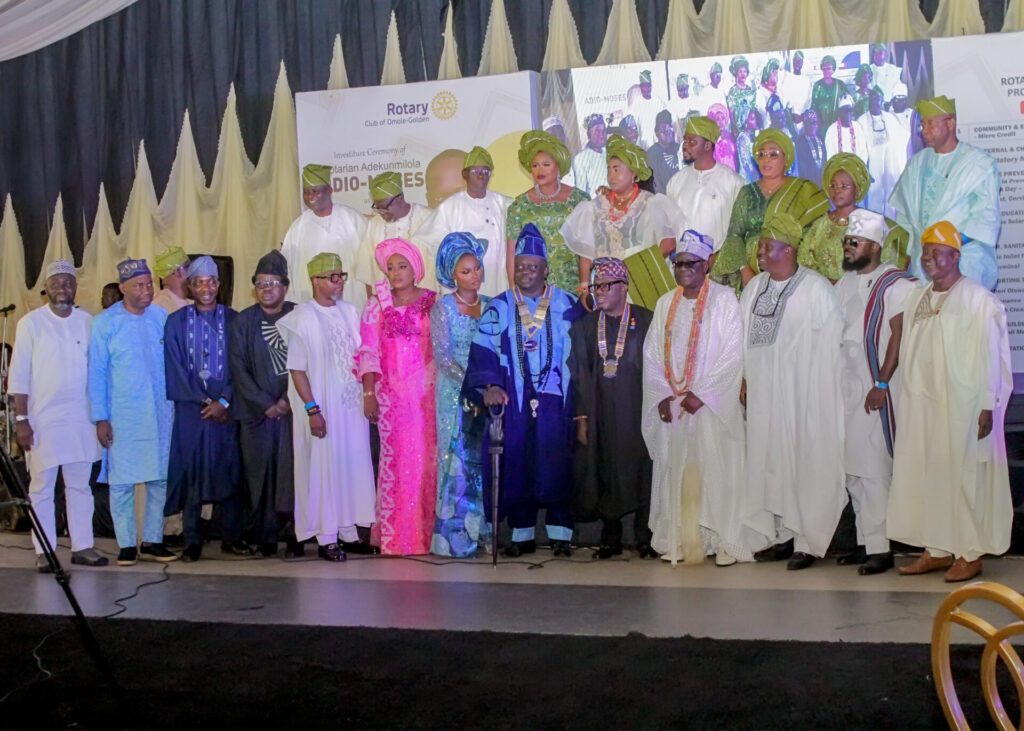 Rotary Club Holds Fundraising Ceremony Olori Supergal