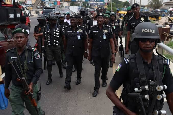 Oworonshoki residents holding placards and blocking traffic on Third Mainland Bridge - OLORISUPERGAL MEDIA 

