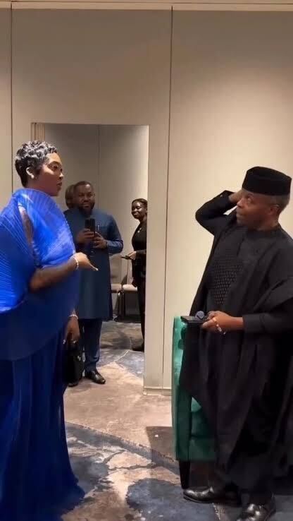 Tiwa Savage Kneels for Yemi Osinbajo – Fans React to Viral UNGA Moment- OLORISUPERGAL MEDIA 