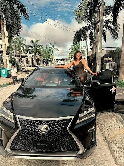 Sarah Martins Blasts Troll After New Car Post, Rejects Comment It Came from BBL-OLORISUPERGAL MEDIA