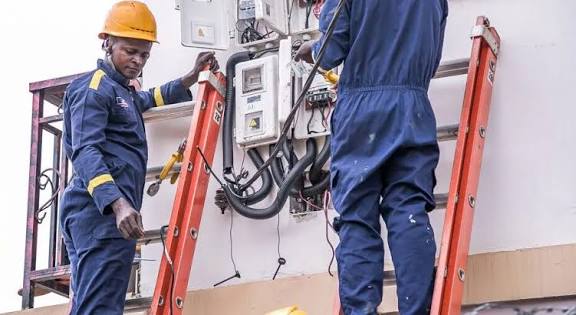 Federal Government Bans DisCos, Installers From Charging Customers for Electricity Meters