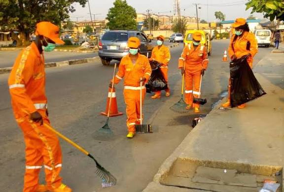 We Clean Lagos, But They Treat Us Like Trash” — LAWMA Sweepers Speak Out - OLORISUPERGAL MEDIA 
