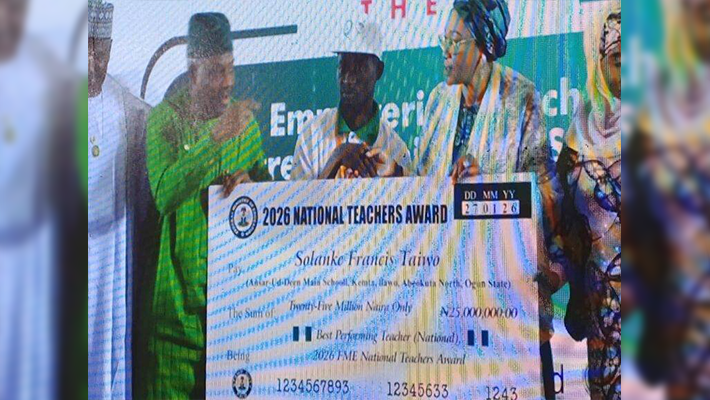 Federal Government Awards ₦50 Million to Best Teacher, Launches EduRevamp Portal Nationwide - OLORISUPERGAL MEDIA 

