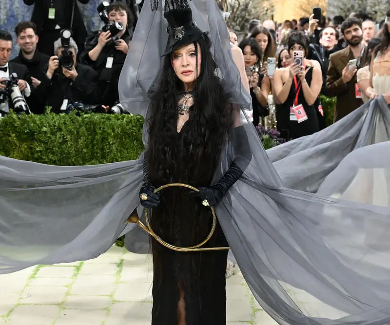 Madonna Urges Fans to Ditch Phones and Live in the Moment