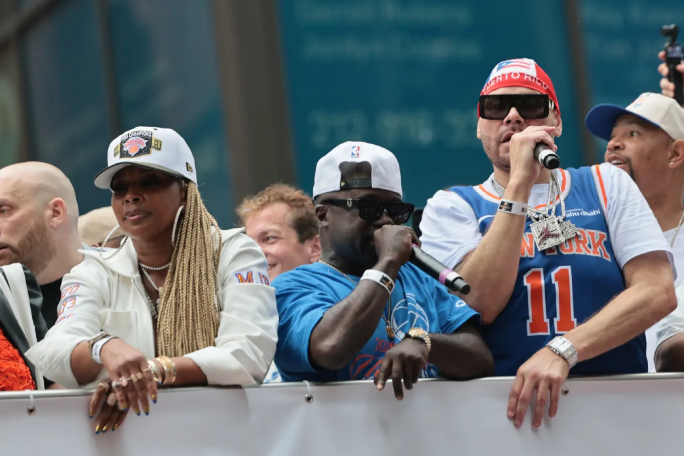 Hip-Hop Stars Turn Knicks Victory Parade Into a Moving Concert