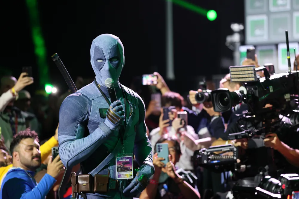 Ryan Reynolds Roamed Comic-Con Incognito as Deadpool, Fans Had No Idea