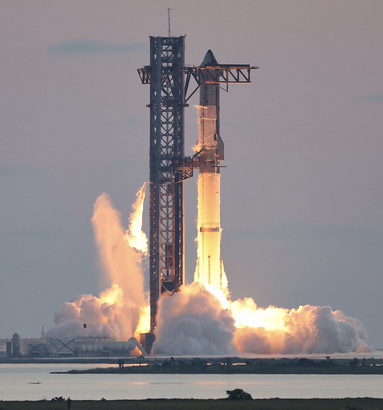 SpaceX Set to Launch World’s Largest Rocket in Landmark Starship Test Flight