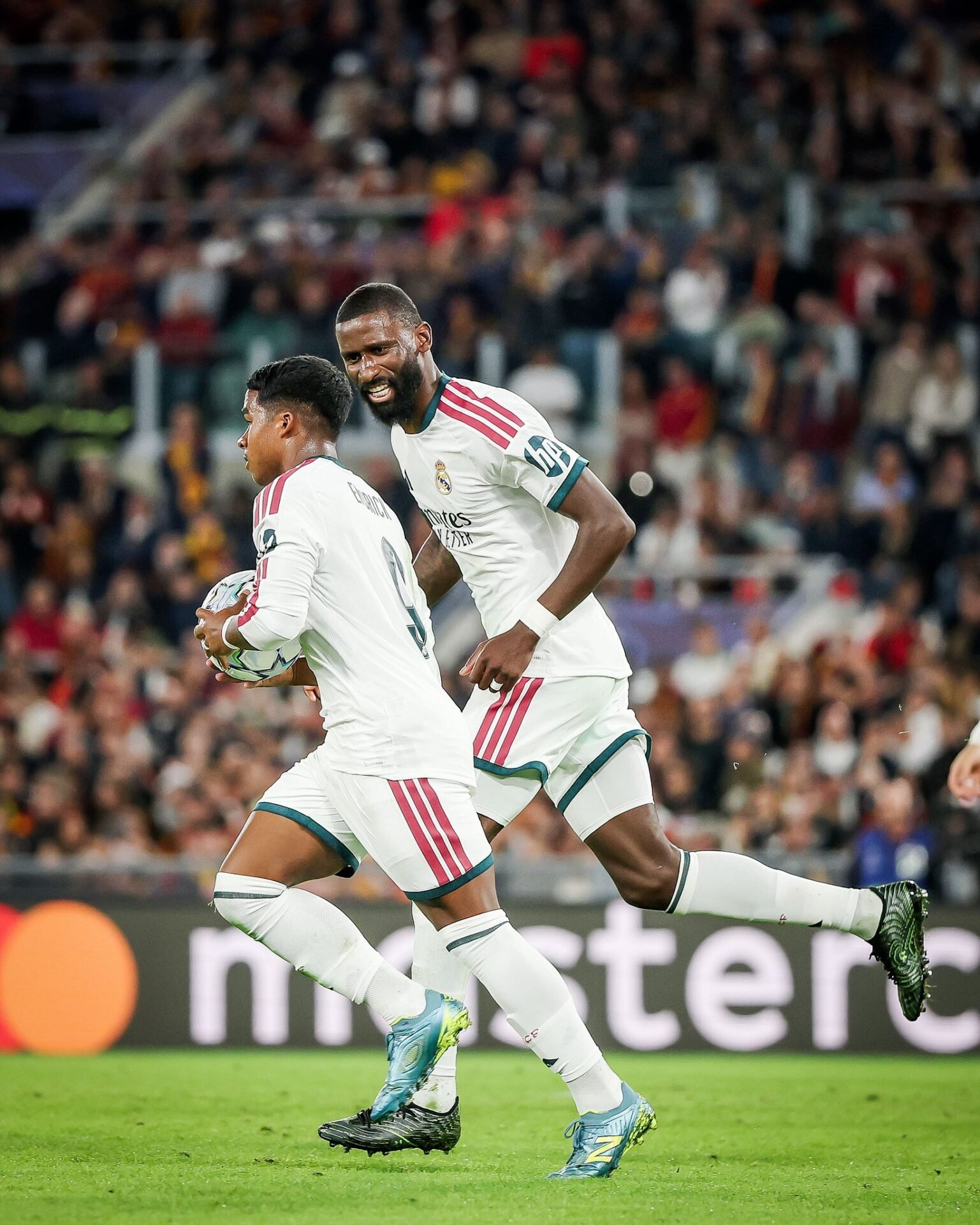 Real Madrid Stun Roma 4-3 After Epic Champions League Comeback From 3-1 Down