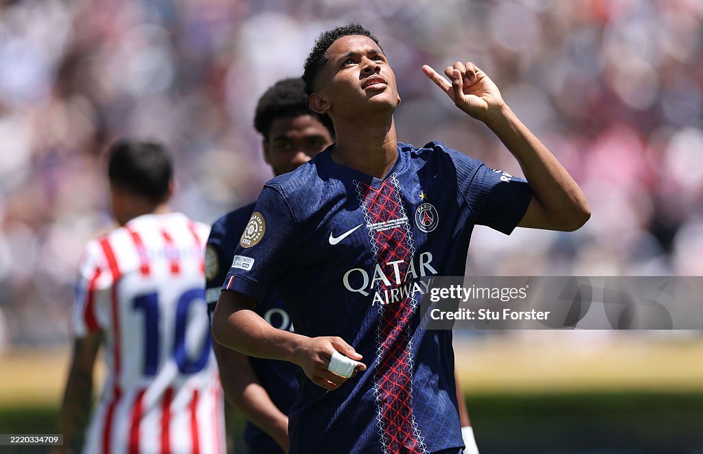 Mayulu, Godts strike as PSG beat Lyon to top Ligue 1